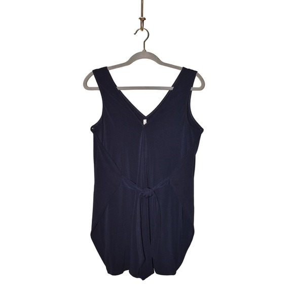 BCBGENERATION NEW‎ $78 V-Neck Tie Front Romper Navy XS - Picture 1 of 3